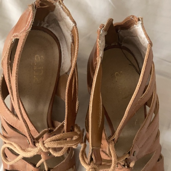 Wedges - Picture 3 of 7